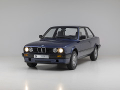 BMW 320 iA Coupe / E30