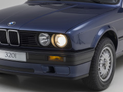 BMW 320 iA Coupe / E30
